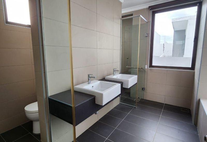 Lake Point Residence