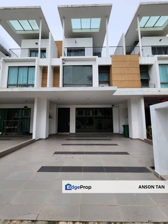<WTL> Lake Point Residence Partly Furnished, Selangor, Cyberjaya