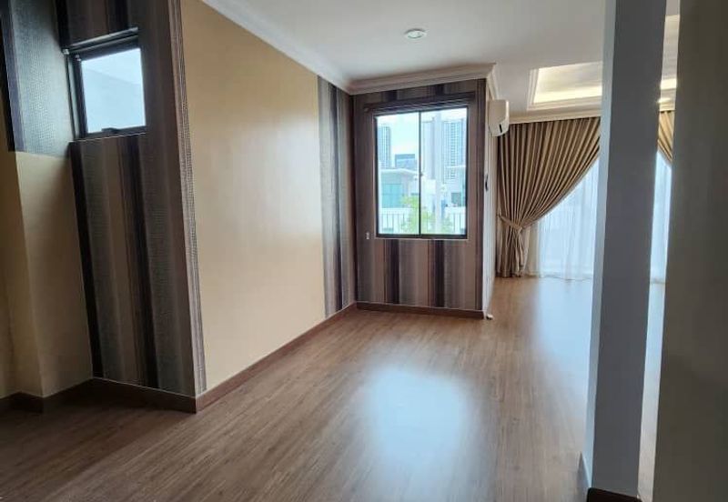 Lake Point Residence