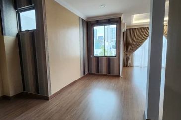 Lake Point Residence