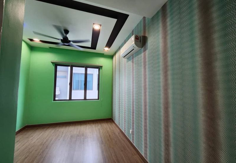 Lake Point Residence