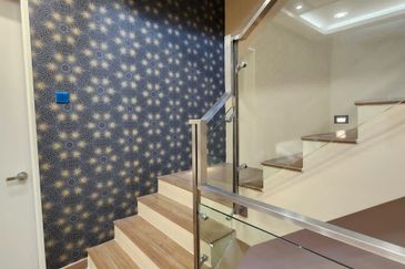 Lake Point Residence