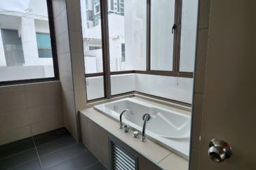 Lake Point Residence