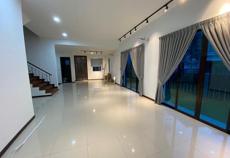 Jewels of Grasmere, Setia Marina