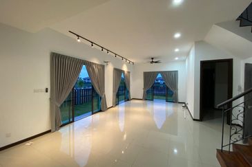 Jewels of Grasmere, Setia Marina