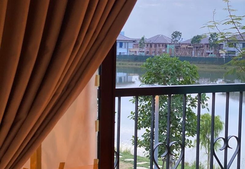 Jewels of Grasmere, Setia Marina