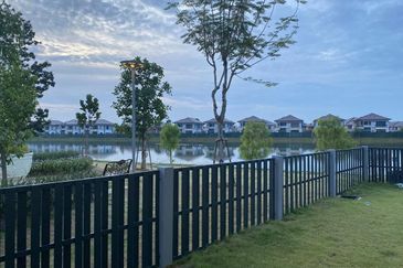 Jewels of Grasmere, Setia Marina