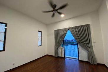 Jewels of Grasmere, Setia Marina