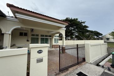 TAMAN SELADANG EMAS