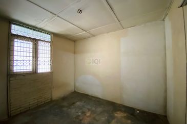 Single Storey Terrace at Kg. Jawa, Bayan Baru For Sale