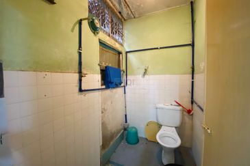 Single Storey Terrace at Kg. Jawa, Bayan Baru For Sale