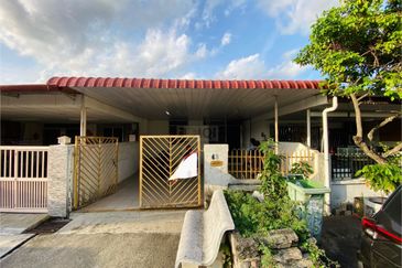 Single Storey Terrace at Kg. Jawa, Bayan Baru For Sale