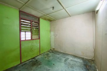Single Storey Terrace at Kg. Jawa, Bayan Baru For Sale