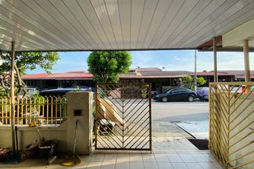 Single Storey Terrace at Kg. Jawa, Bayan Baru For Sale