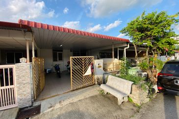 Single Storey Terrace at Kg. Jawa, Bayan Baru For Sale