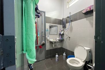 (75B) JALAN HUTAN KAMPUNG-KEPALA BATAS