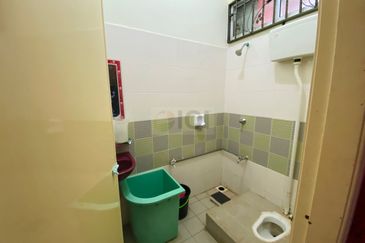 TAMAN PUTERI HILLPARK