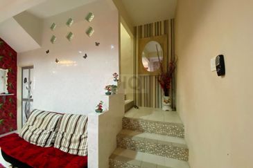 TAMAN PUTERI HILLPARK