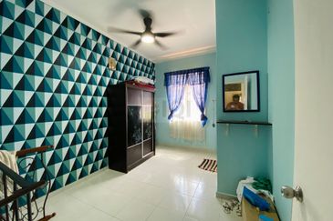 TAMAN PUTERI HILLPARK