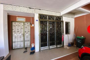 TAMAN PUTERI HILLPARK