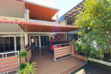 TAMAN PUTERI HILLPARK