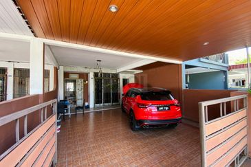 TAMAN PUTERI HILLPARK