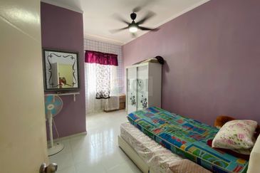 TAMAN PUTERI HILLPARK