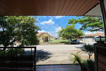 TAMAN PUTERI HILLPARK