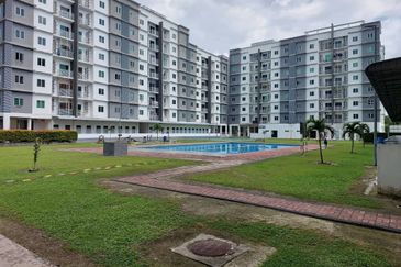 KAMPUS WEST CITY CONDOMINIUM, KAMPAR