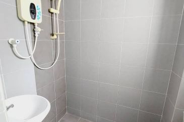 KAMPUS WEST CITY CONDOMINIUM, KAMPAR