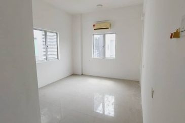 KAMPUS WEST CITY CONDOMINIUM, KAMPAR