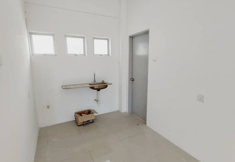 KAMPUS WEST CITY CONDOMINIUM, KAMPAR