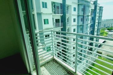 KAMPUS WEST CITY CONDOMINIUM, KAMPAR