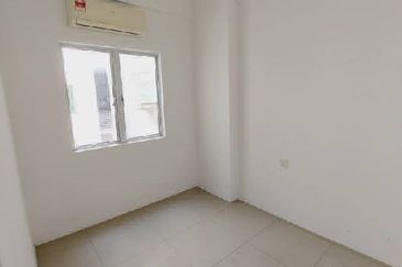 KAMPUS WEST CITY CONDOMINIUM, KAMPAR