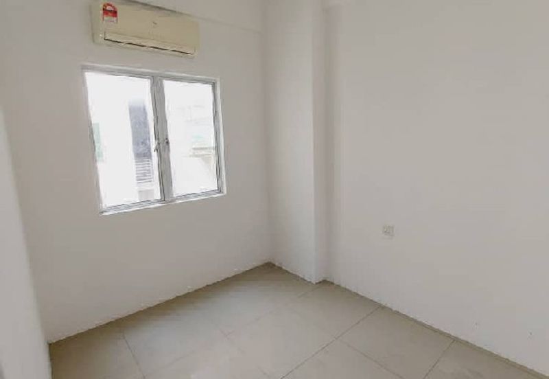 KAMPUS WEST CITY CONDOMINIUM, KAMPAR