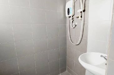 KAMPUS WEST CITY CONDOMINIUM, KAMPAR