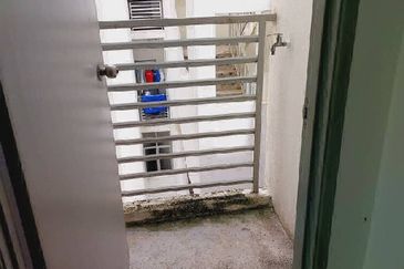 KAMPUS WEST CITY CONDOMINIUM, KAMPAR