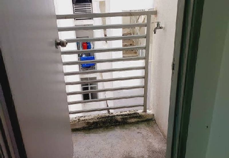 KAMPUS WEST CITY CONDOMINIUM, KAMPAR