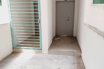 KAMPUS WEST CITY CONDOMINIUM, KAMPAR