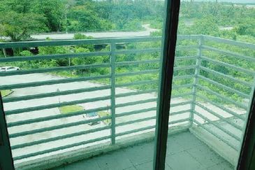 KAMPUS WEST CITY CONDOMINIUM, KAMPAR