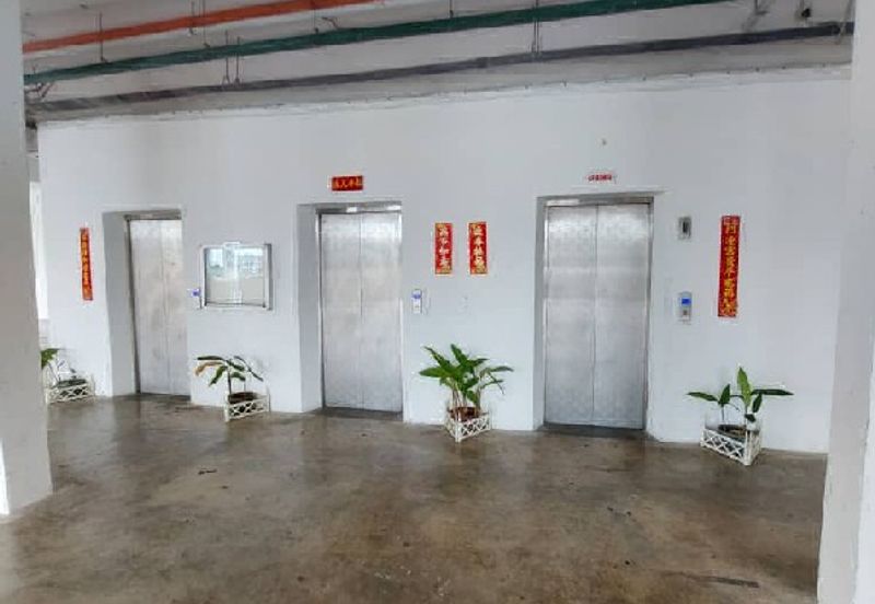 KAMPUS WEST CITY CONDOMINIUM, KAMPAR