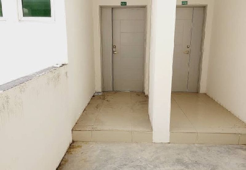 KAMPUS WEST CITY CONDOMINIUM, KAMPAR