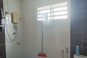 TAMAN ANJUNG BERCHAM MEGAH