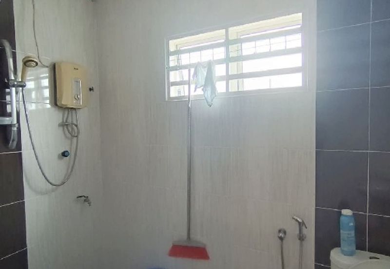 TAMAN ANJUNG BERCHAM MEGAH