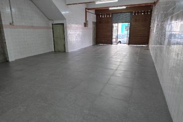 Pengkalan Station 18