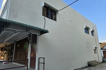 Pengkalan Station 18