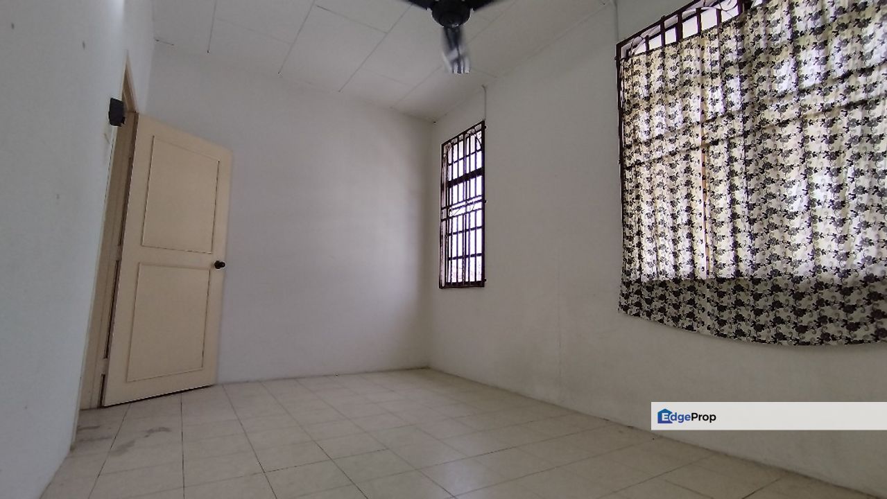 Taman Sri Perkasa Below Market Value Double Storey End Lot For Sale, Perak, Ipoh