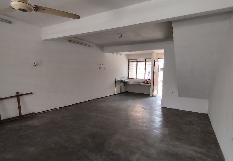 TAMAN CAHAYA BERCHAM