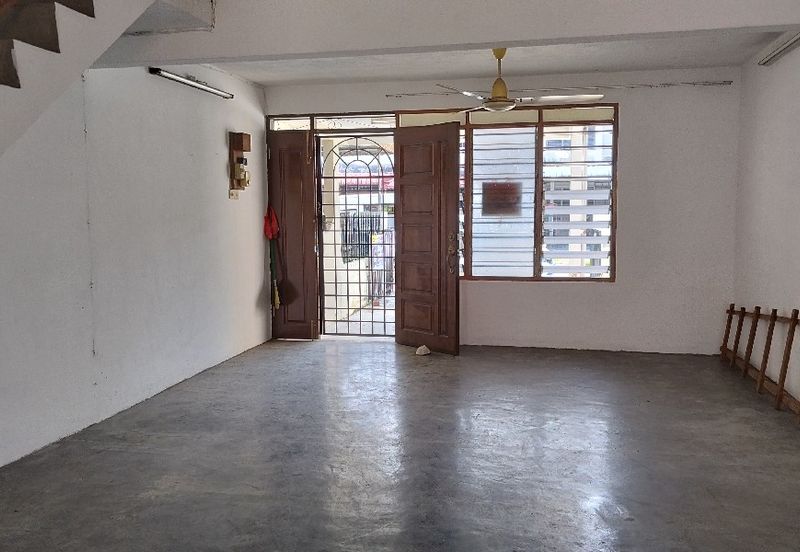 TAMAN CAHAYA BERCHAM