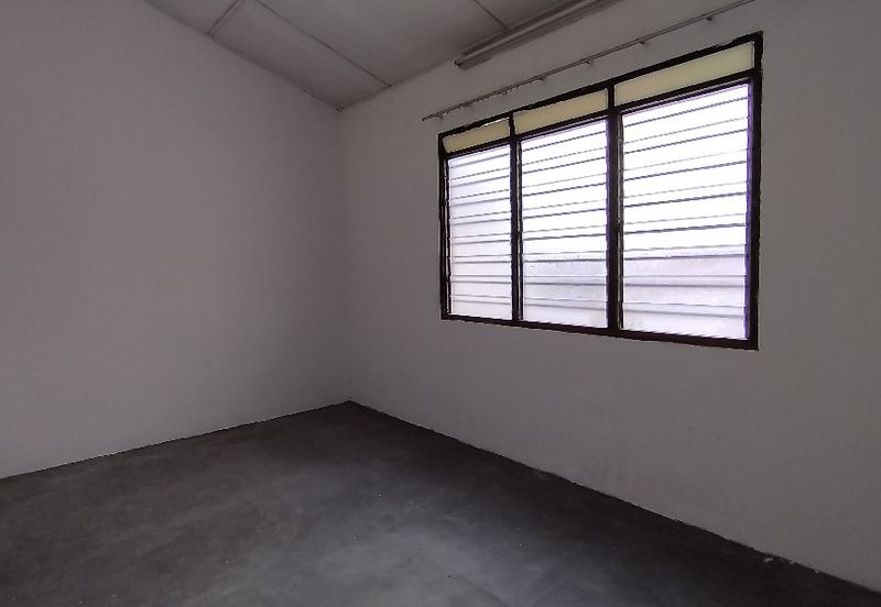 TAMAN CAHAYA BERCHAM